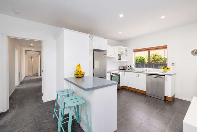 2b Vivian Street Burwood_5