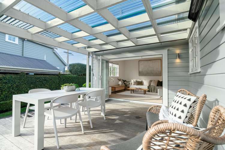 34 Beach Road Northcote Point_10