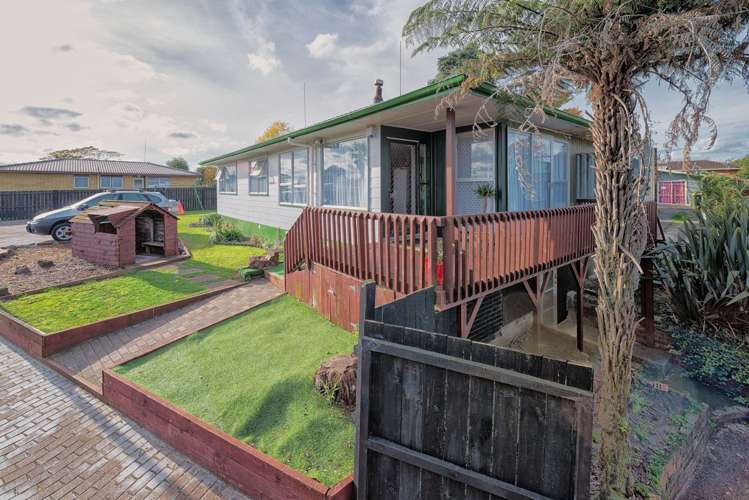 8 Benmore Place Manurewa_10