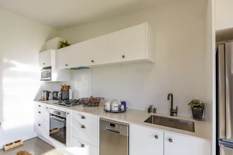 20 White Road Otane_8