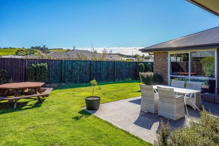 8/17 Wineberry Avenue Amberley_17