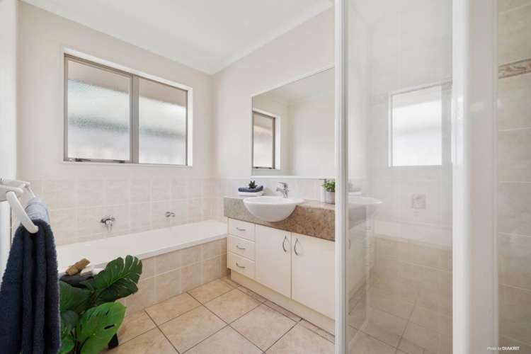 18 Ian Sage Avenue Torbay_11