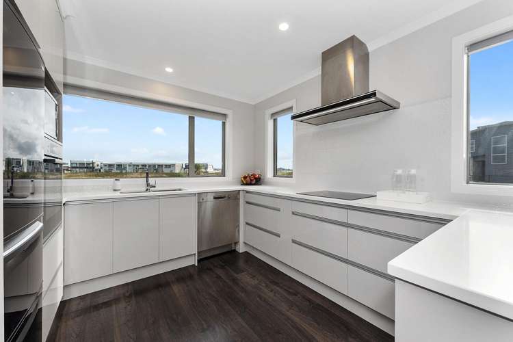 14 McCorquindale Drive 2743_7