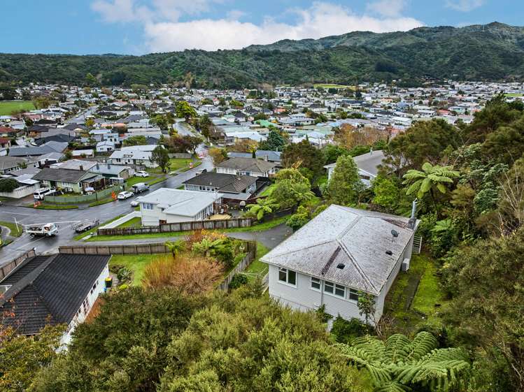 27 Pencarrow Crescent Wainuiomata_1