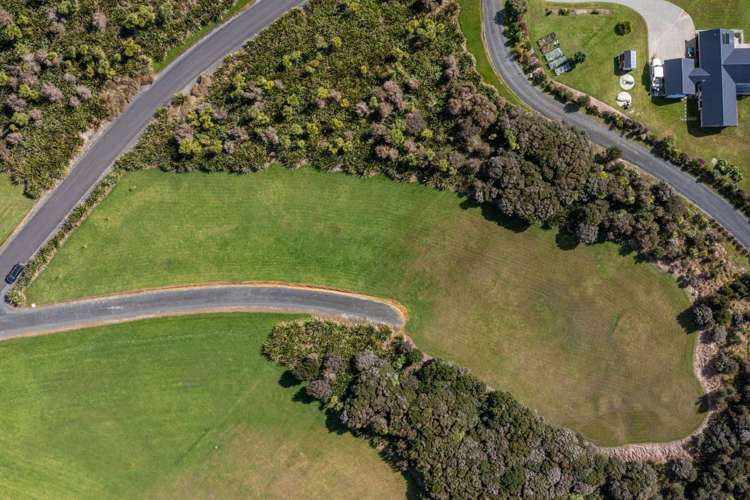 2958 State Highway 10 Paewhenua Island_9