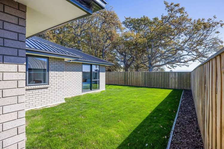 27 Crossley Avenue Woodend_17