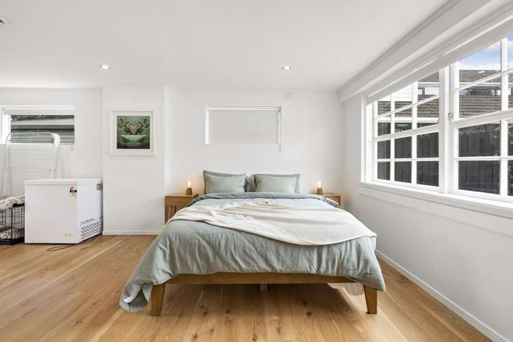 16 Pickwick Parade Mellons Bay_22