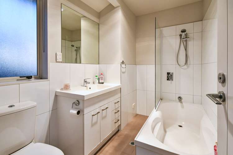 214 Hill Road The Gardens_11