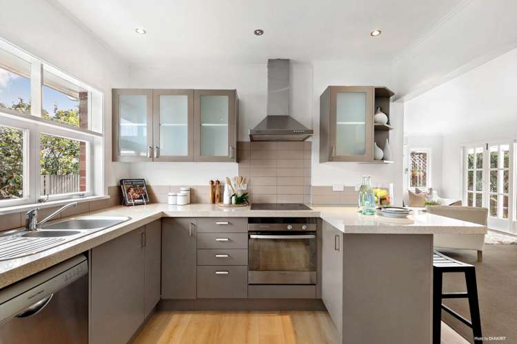 2/17 Milford Road Milford_7