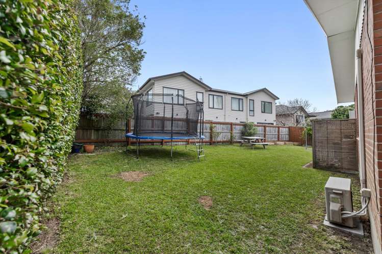 2/4 Illana Place Ranui_21