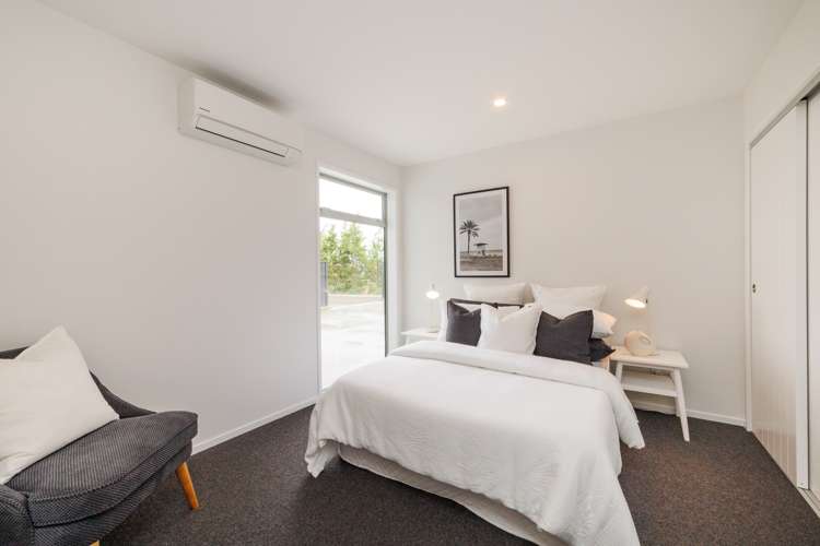 8 Roots Street East Feilding_17