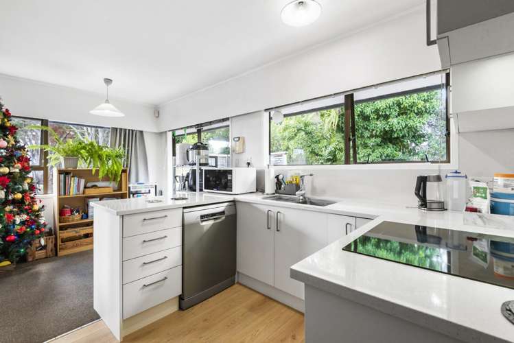 1/4 Tusac Place Totara Vale_3