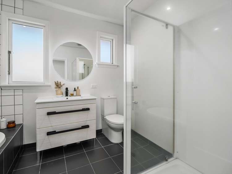 29 Main Road Redcliffs_16