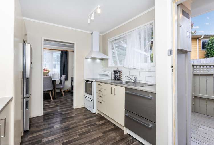 42 & 42A Vina Place Massey_7