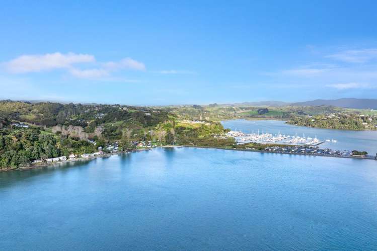 1334 Sandspit Road Sandspit_3