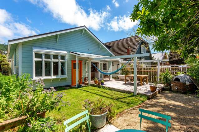 CHARMING CHARACTER HOME & GARDEN
