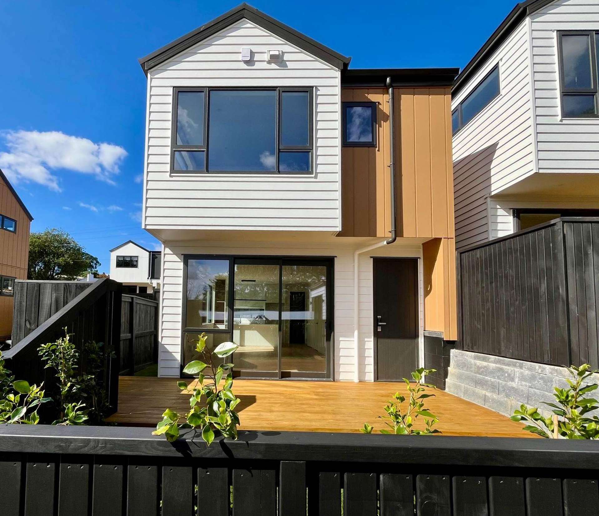 44D Sylvan Crescent Te Atatu South_0