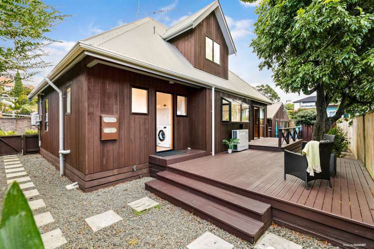 152 The Drive Epsom_16