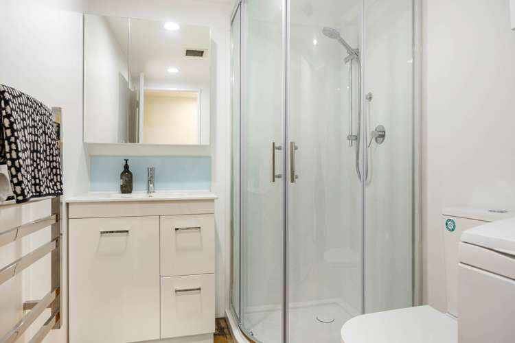 2/12 East Street Newton_8