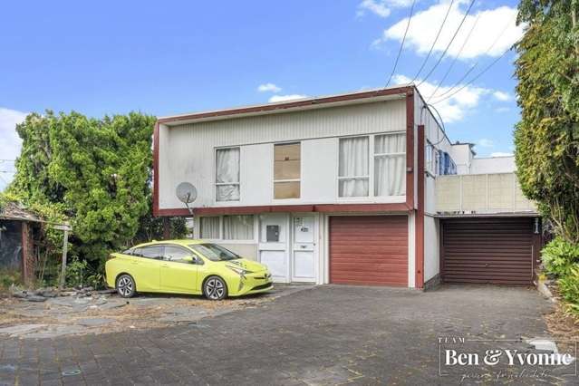 Spacious 5-Bedroom Family Home in Mount Wellington