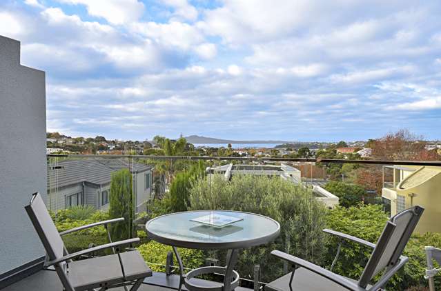 STUNNING, FULLY FURNISHED HOME FOR RENT IN SOUGHT AFTER NEWMARKET, AUCKLAND