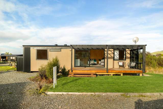Your Ultimate Riverton Escape!