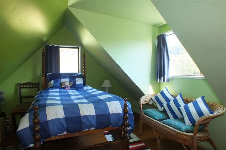 223 Middle Road Pigeon Bay_12