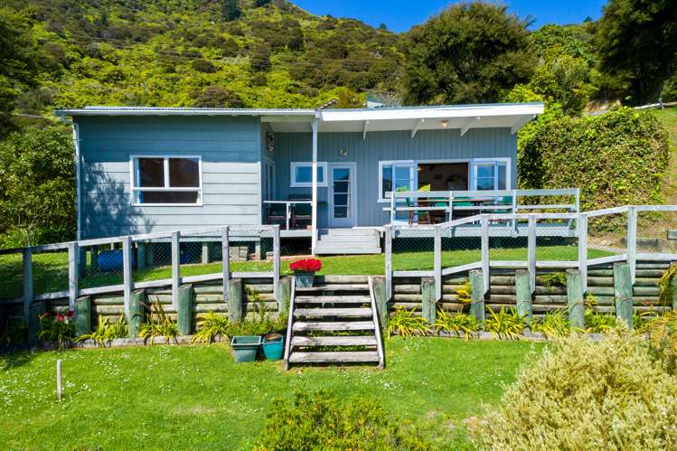 2453 Kenepuru Road Kenepuru Sound_2