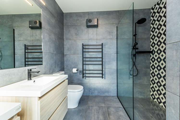 162 Beach Road East Elgin_21