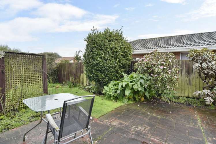 1/7 Palamino Place Woolston_16