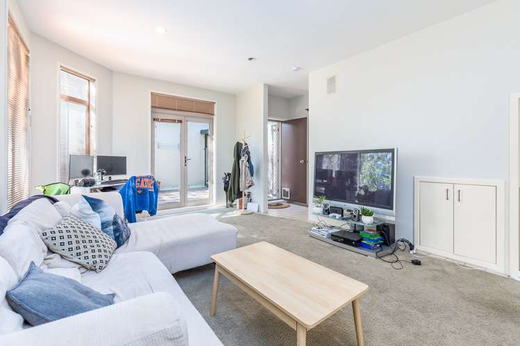 1/2 Upper Queen Street Auckland Central_3