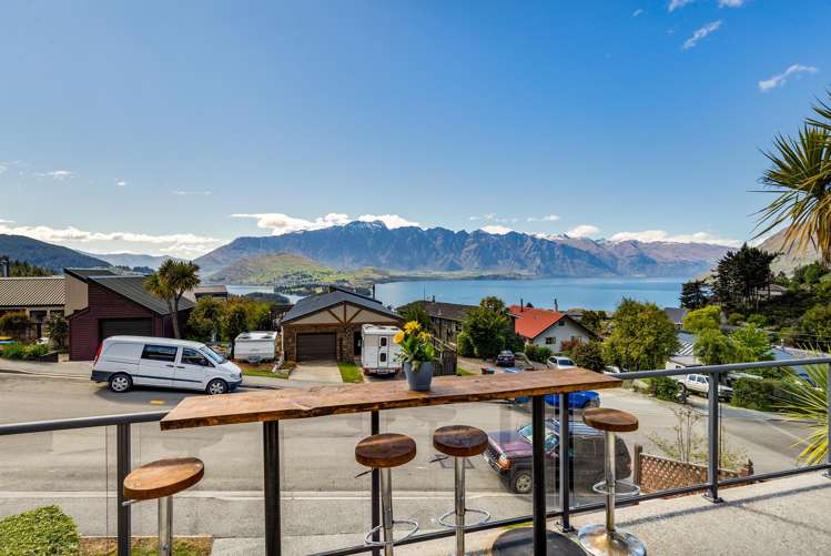 22 Greenstone Place Fernhill/Sunshine Bay_14