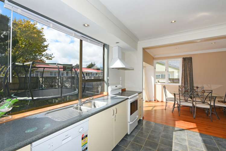 2/25a Ward Street Trentham_11