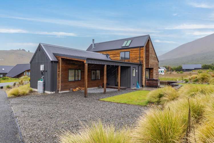 50 Luge Loop Castle Hill_21