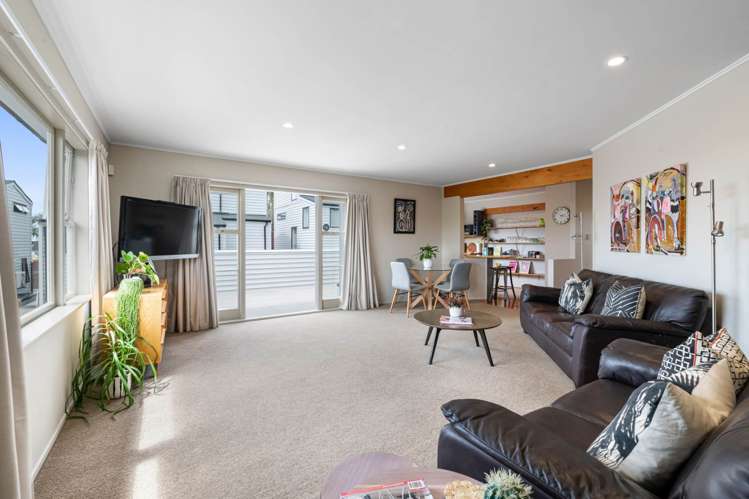 67 Sunrise Avenue Murrays Bay_14