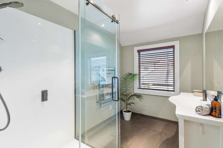 8 Musick Point Road Bucklands Beach_17