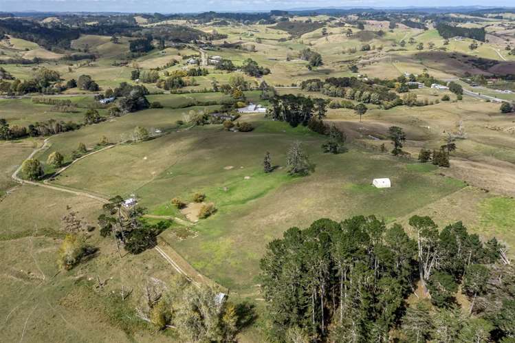 484 Kahikatea Flat Road Waitoki_17