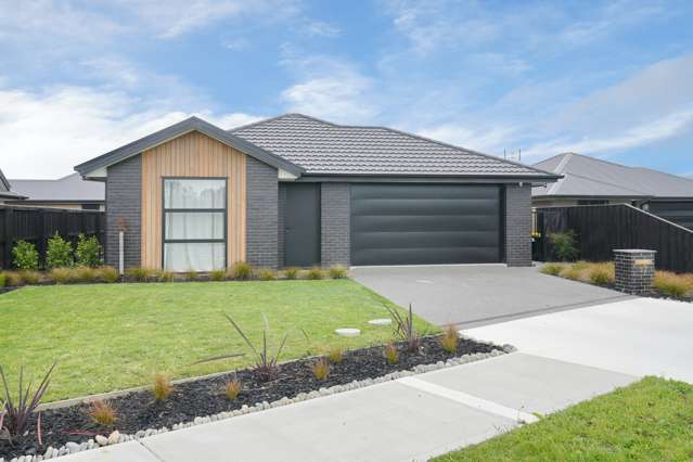 37 Woodford Avenue Woodend_1