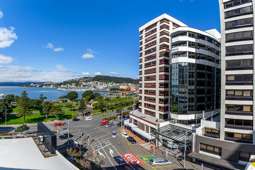 High-calibre boutique building with harbour views