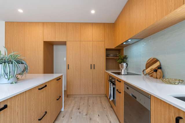 2/161 Onepu Road Lyall Bay_2