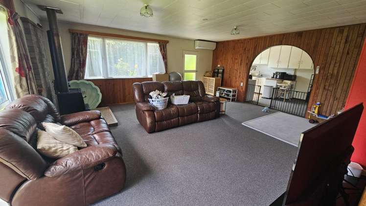 2 Battiscombe Terrace Waitara_1