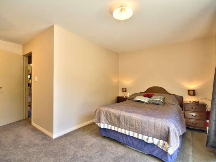 7 Greenstone Place Fernhill/Sunshine Bay_15