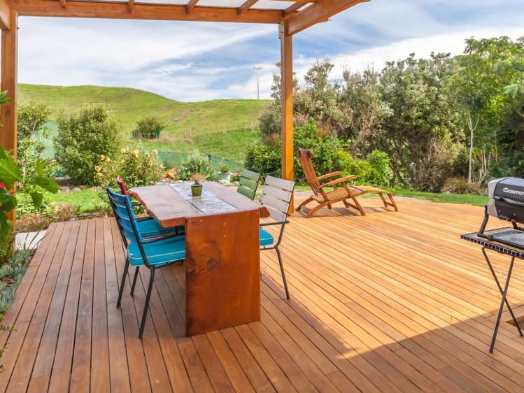 435 Waikawa Beach Road Manakau_13