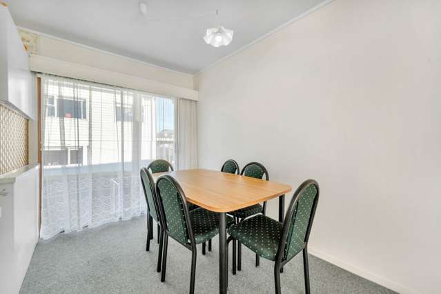 2/1283 Dominion Road Extension Mt Roskill_3