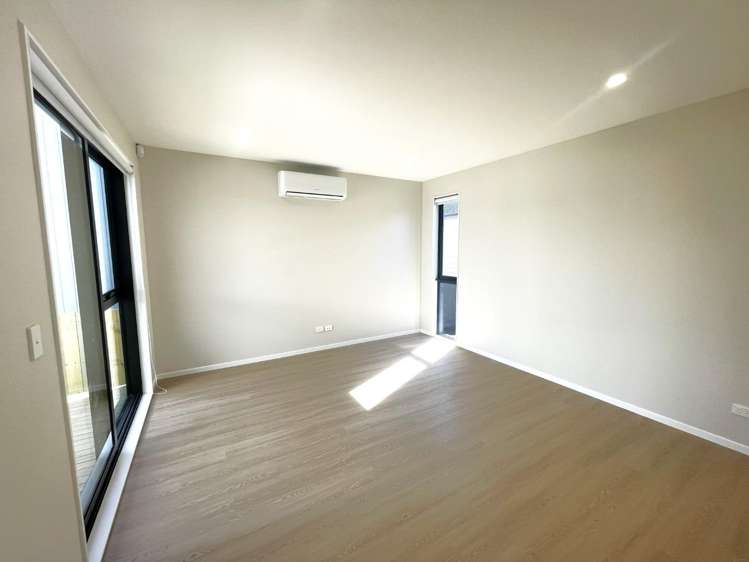 D/54 Royal View Road Te Atatu South_4