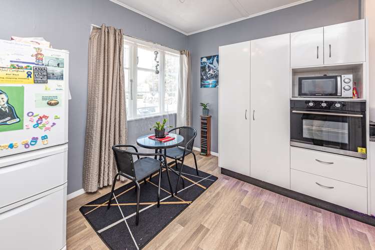 33 Swiss Avenue Gonville_11