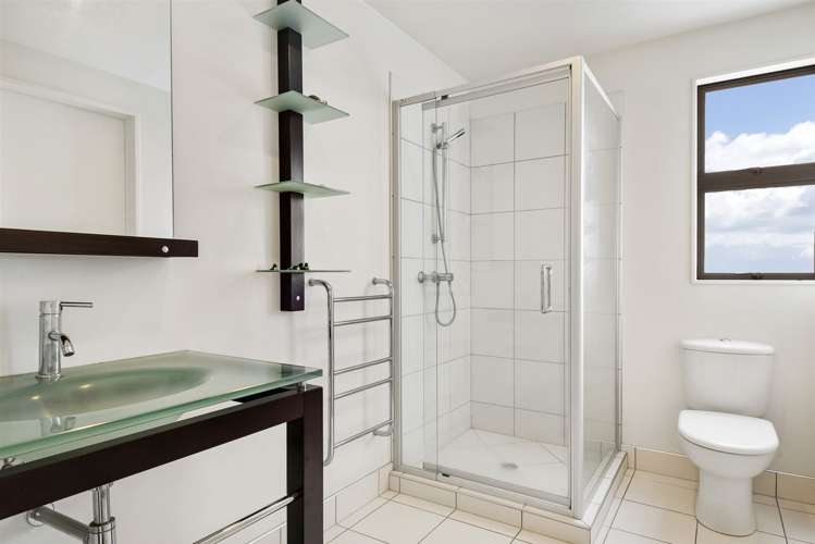 145 Alec Craig Way Gulf Harbour_14