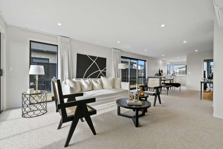 55 Probert Crescent Chartwell_2