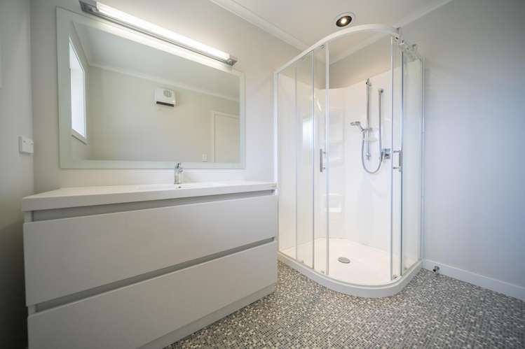 60 Lawson Burrows Crescent Te Anau_18