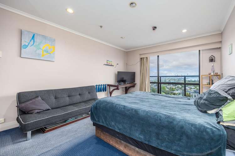 Address withheld Takapuna_24